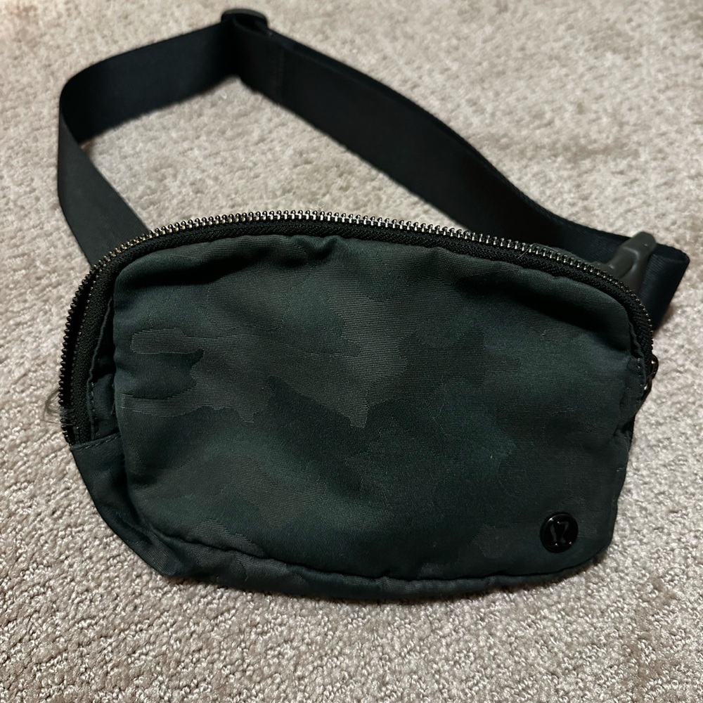 Black Camouflage Men's Bag